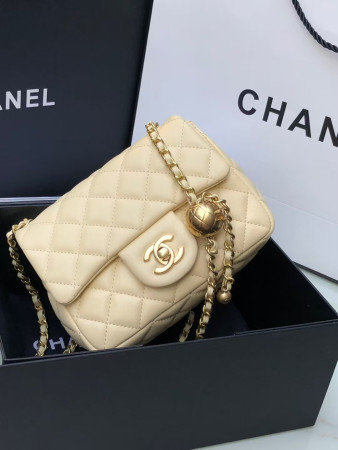 CHANEL MINI FLAP 13.5 × 17 × 8 cm
