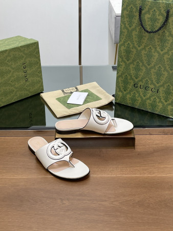 UA GUCCI WOMEN'S INTERLOCKING G CUT-OUT SANDAL