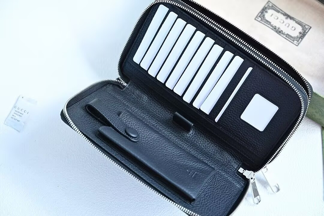 GUCCI Jumbo GG travel document case 21x13x4cm