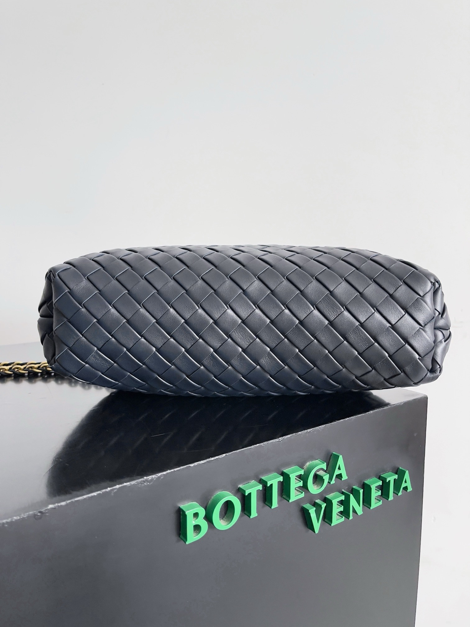 BOTTEGA VENETA LAUREN CLUTCH Andiamo Parachute 31x16.5x11cm