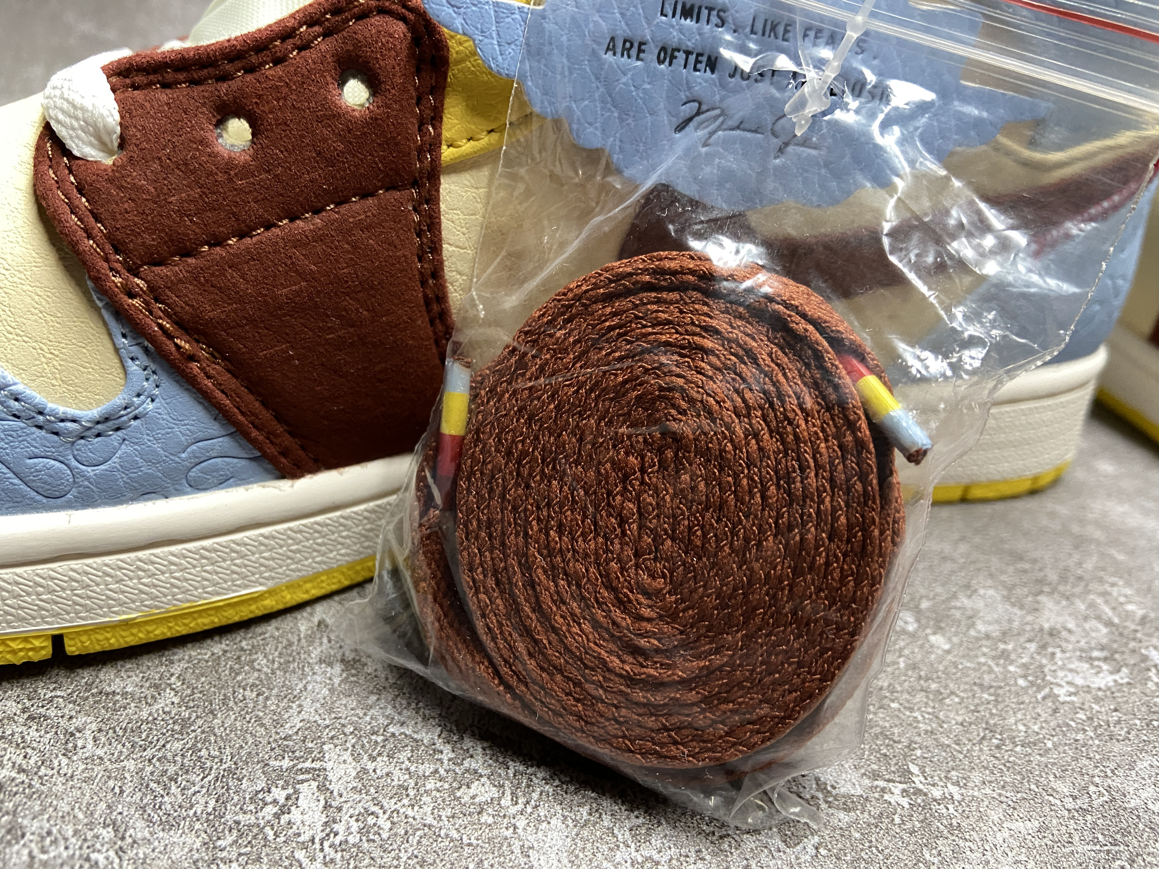 Air Jordan 1 Mid SE Fearless Maison Chateau Rouge