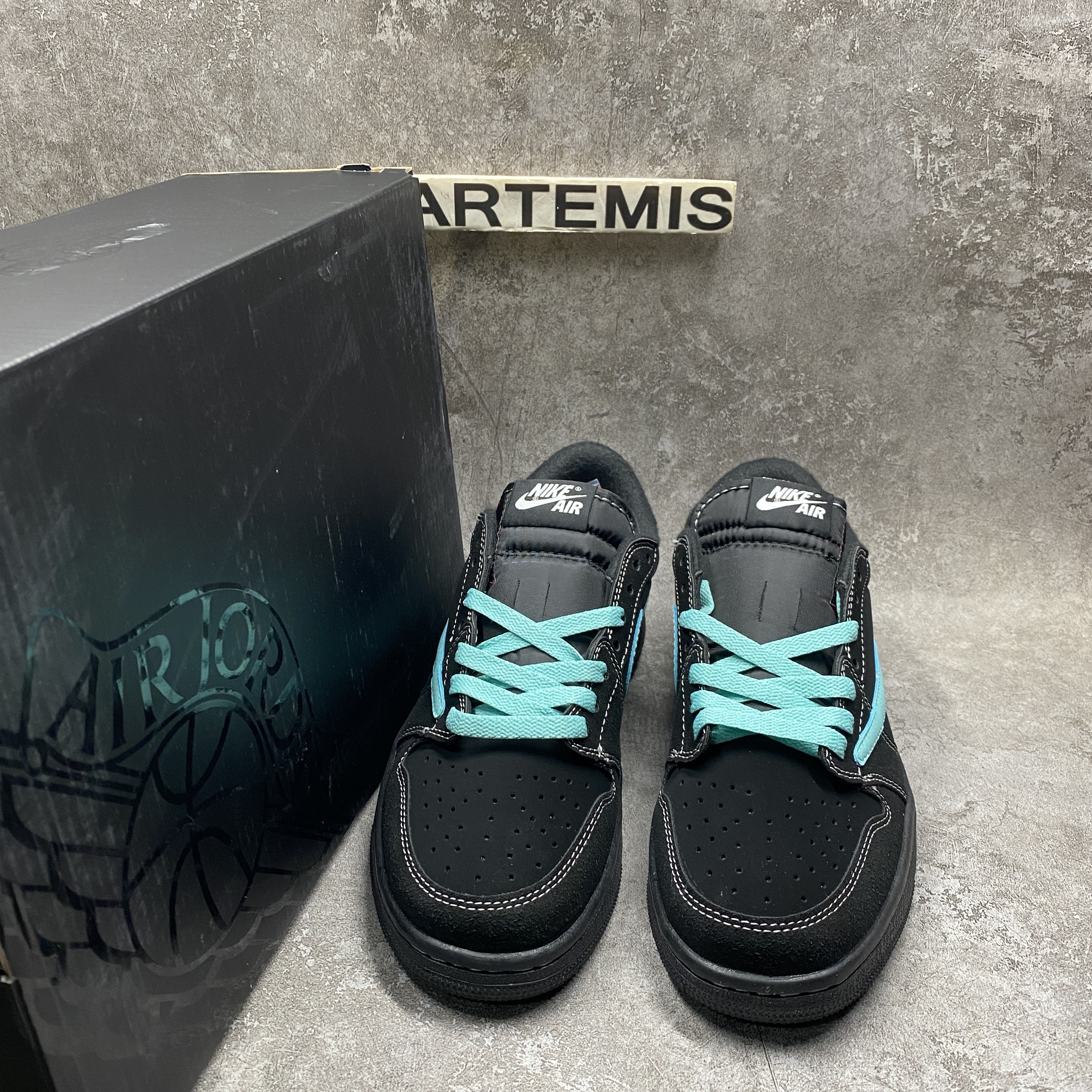 Air Jordan 1 Low OG SP Travis Scott Tiffany Blue