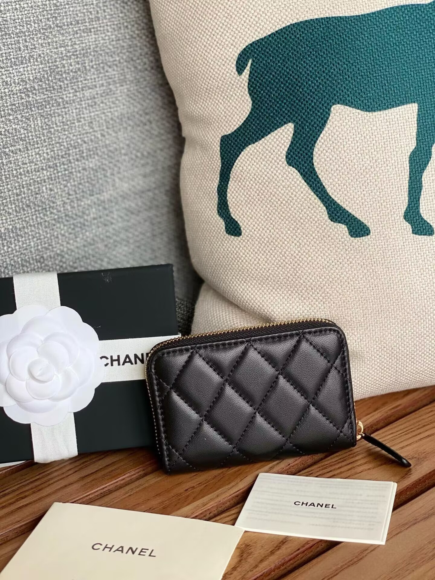 CHANEL ZIPPED COIN PURSE 7.5x 11x 2.5cm