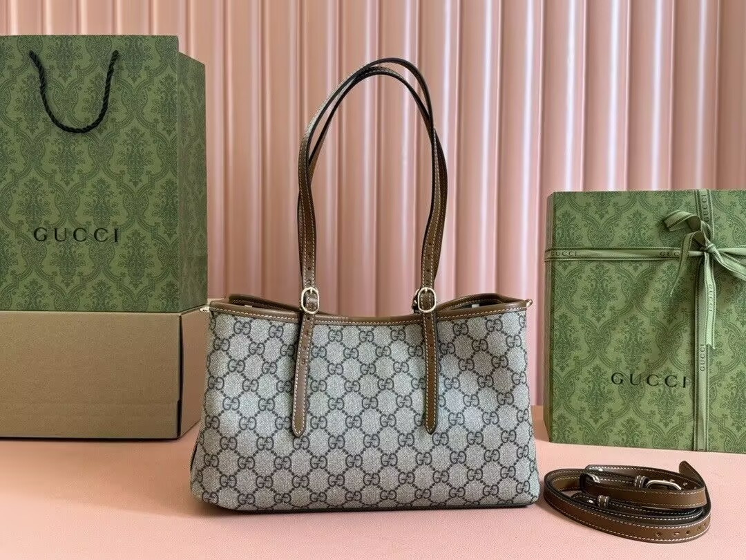 Gucci GG Emblem Tote Bag 31x18.5x11.5cm