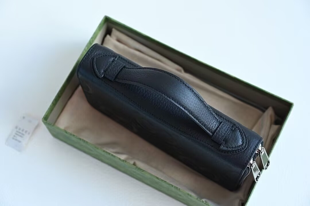 GUCCI Jumbo GG travel document case 21x13x4cm