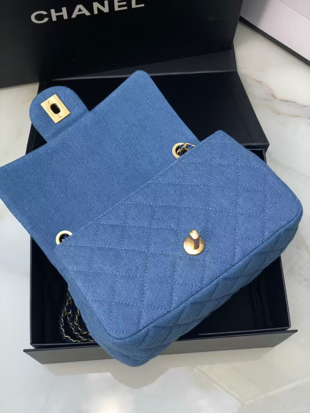 Chanel Denim Quilted Flap Bag 20x13x7cm