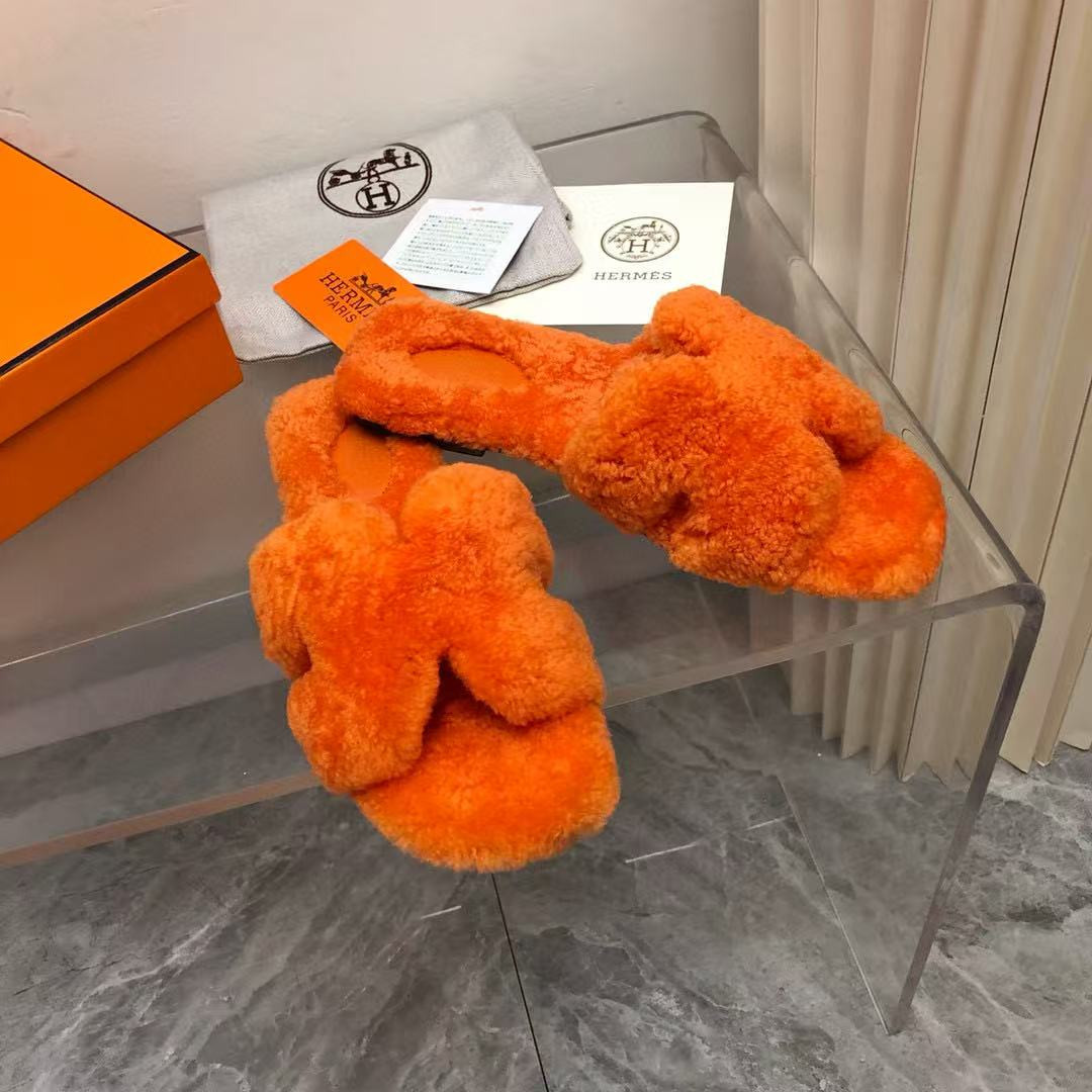 UA Hermès Oran sandal