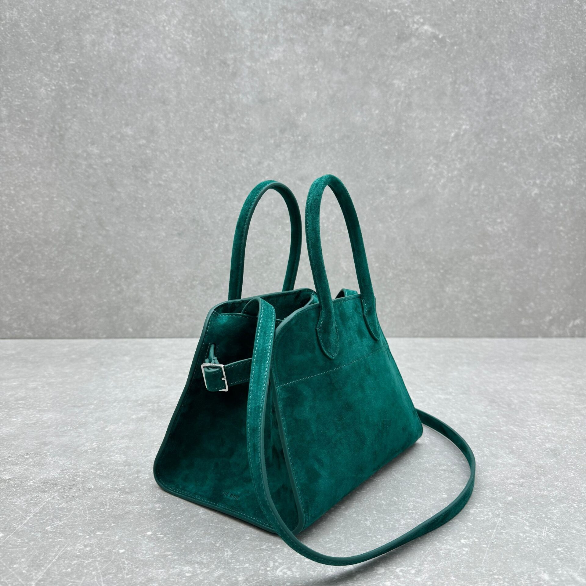THE ROW Soft Margaux 10 Bag 26x17.5x21cm