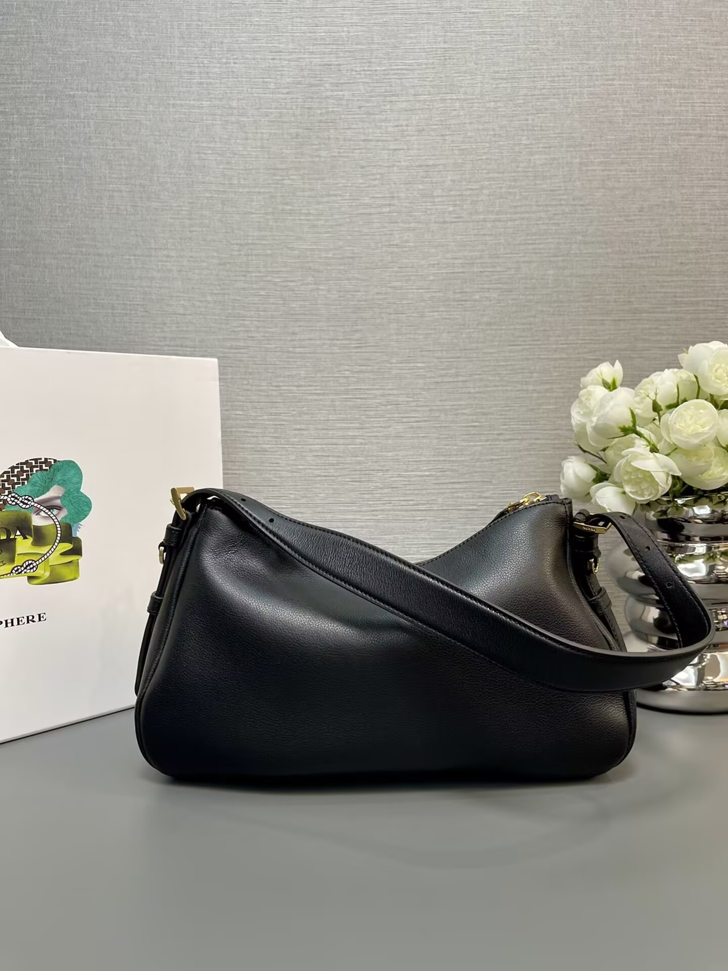 Prada Aimée leather shoulder bag 31x18x10cm