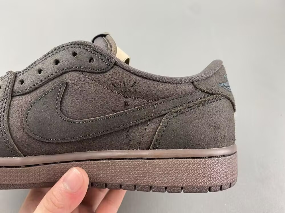 UA Travis Scott x Air Jordan 1 Low OG Velvet Brown