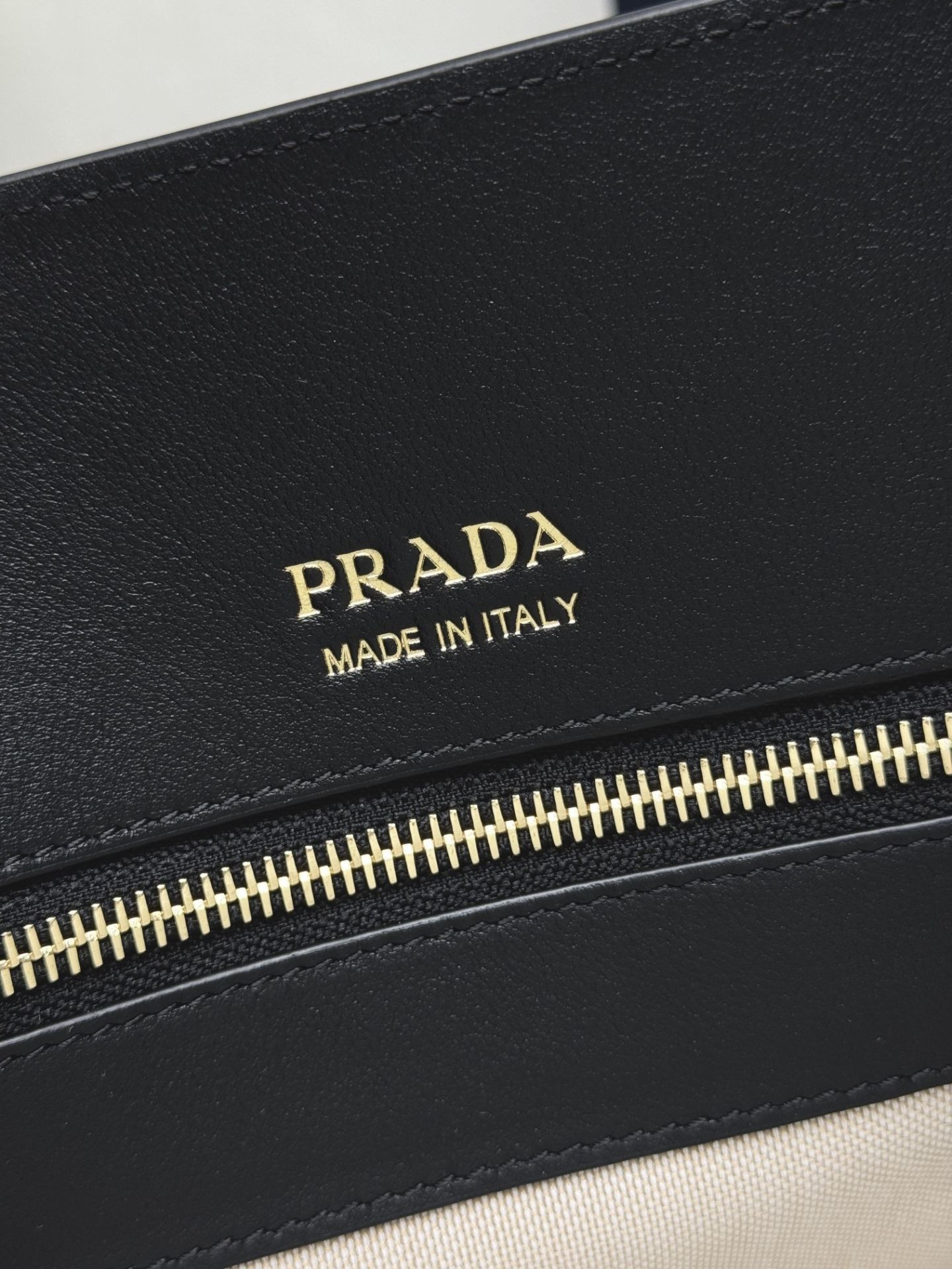 Prada Medium Leather Tote Bag Without Box 32x23.5x16cm