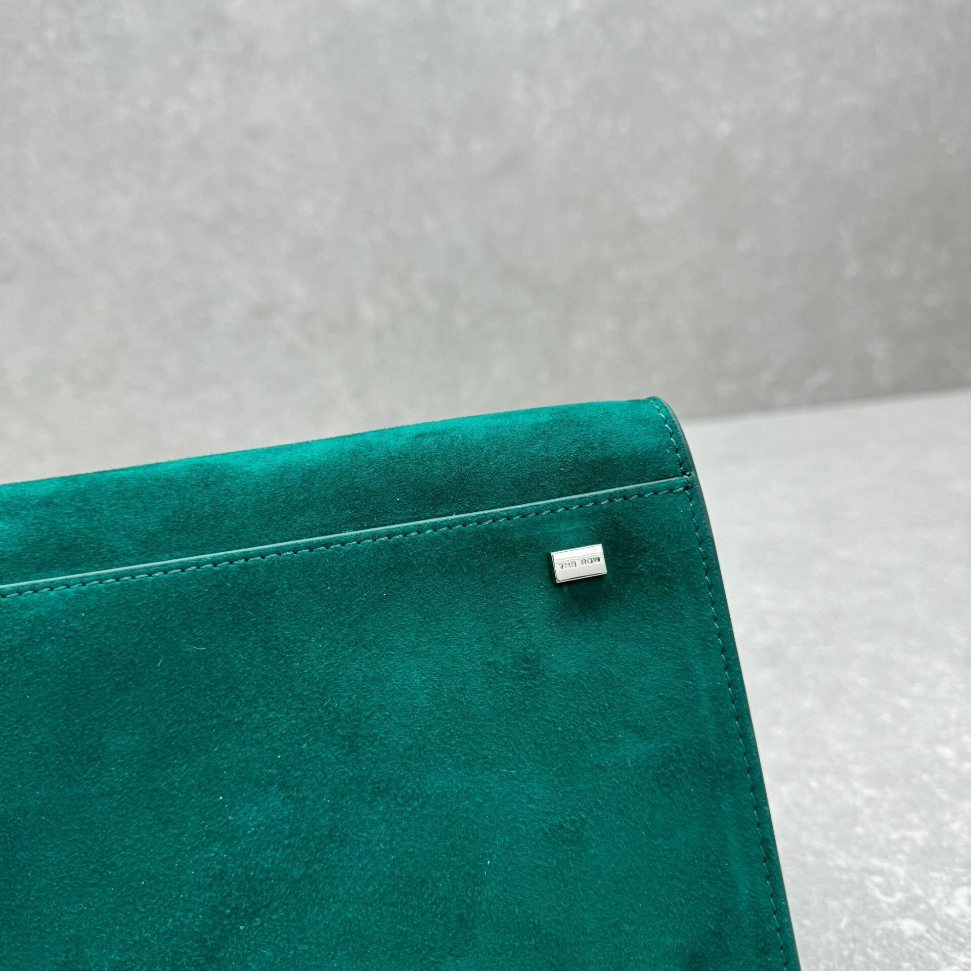 THE ROW Soft Margaux 10 Bag 26x17.5x21cm