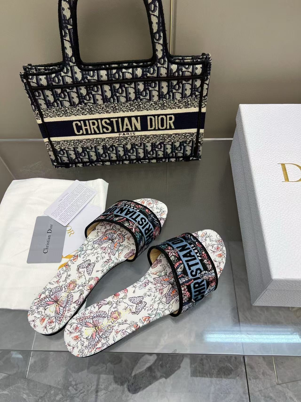 UA Dior Dway Slide