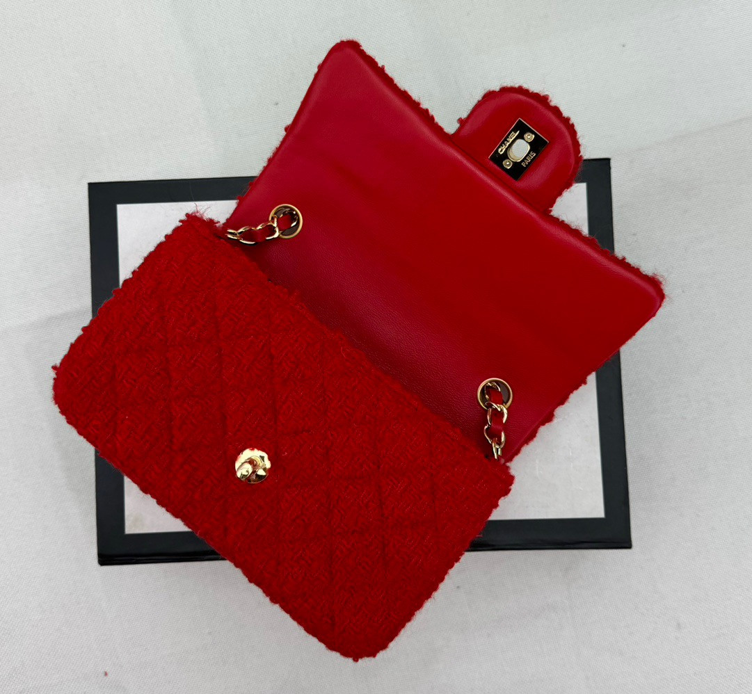 CHANEL MINI CLASSIC 11.12 HANDBAG 20 12 × 20 × 6 cm