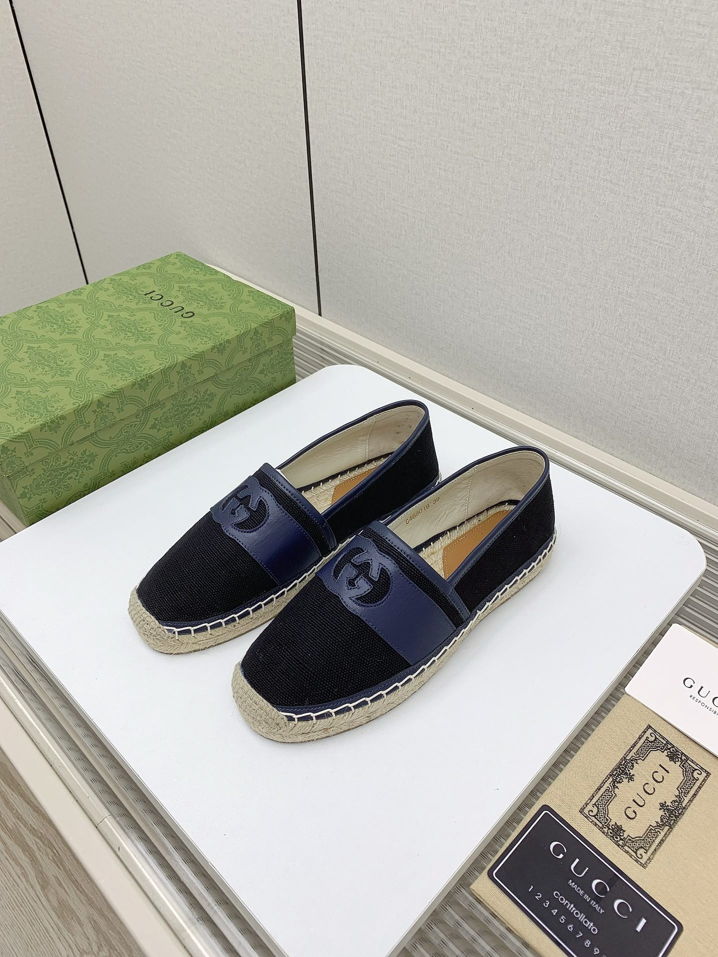 UA GUCCI Interlocking G Espadrille