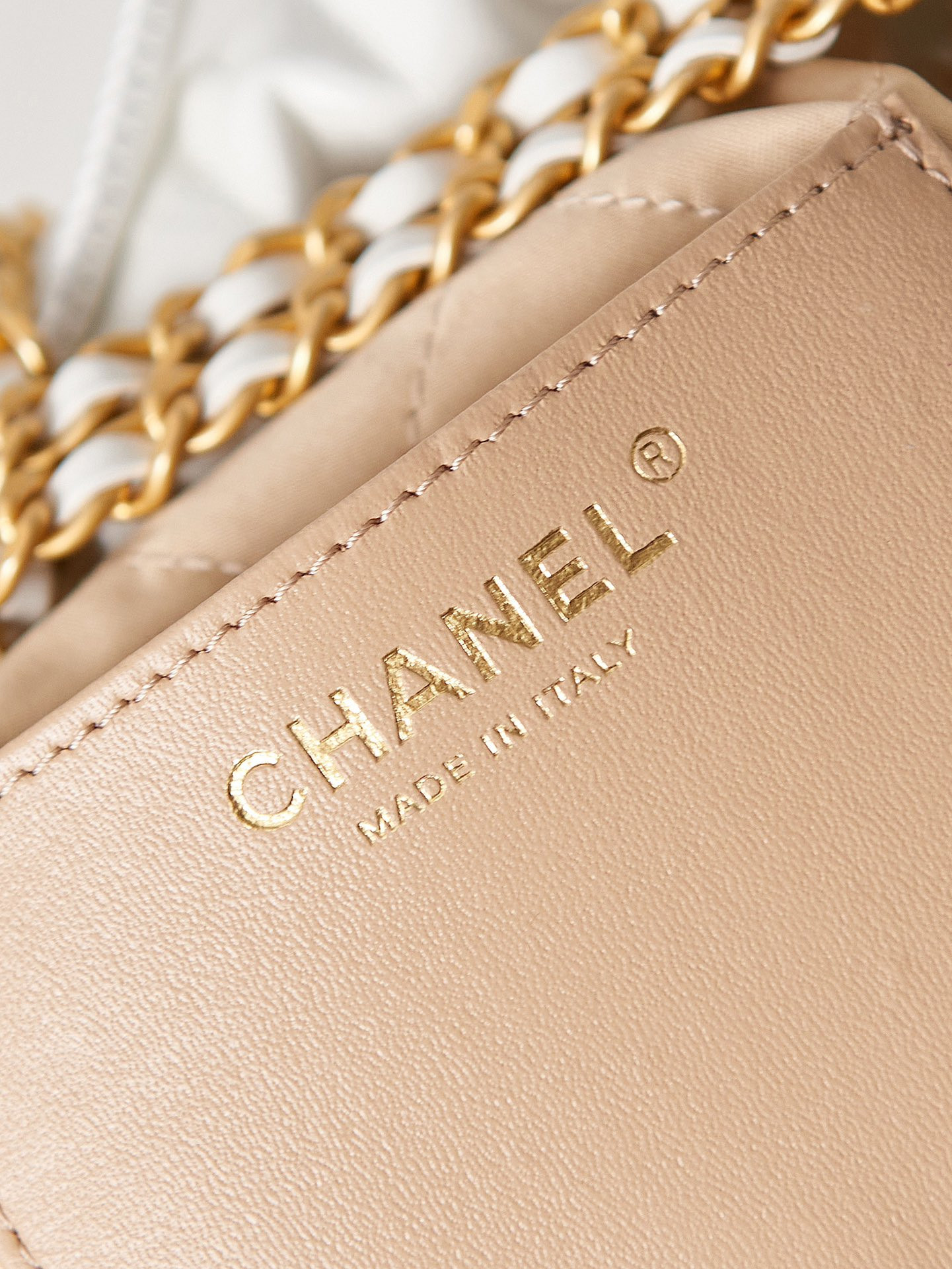 CHANEL 22 MINI HANDBAG Shiny Calfskin & Gold-Tone Metal white 7.8 × 7.4 × 2.3 in