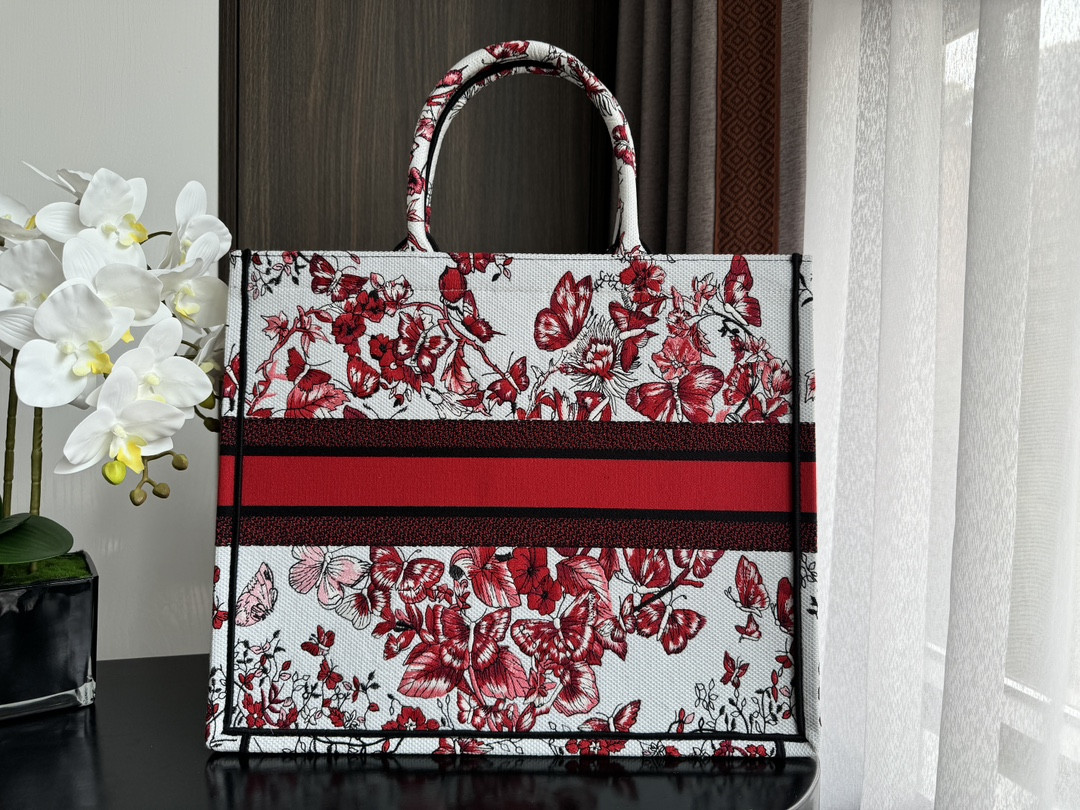 Large DIOR BOOK TOTE WHITE AND RED LE CŒUR DES PAPILLONS EMBROIDERY 16.5 x 14 x 7.5 inches