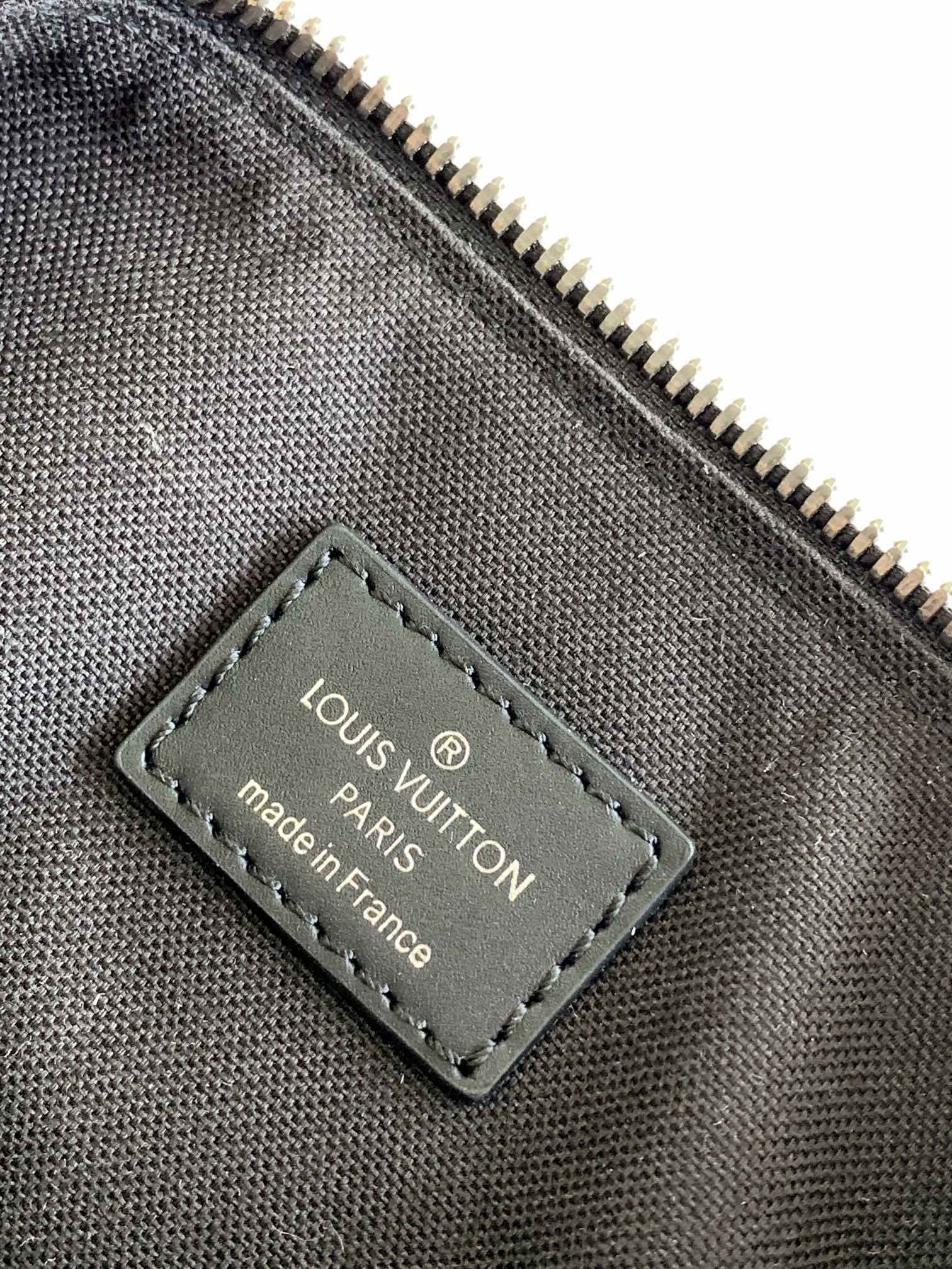 Louis Vuitton Keepall XS Monogram Eclipse Reverse Black M45947 21 x 12 x 9 CM