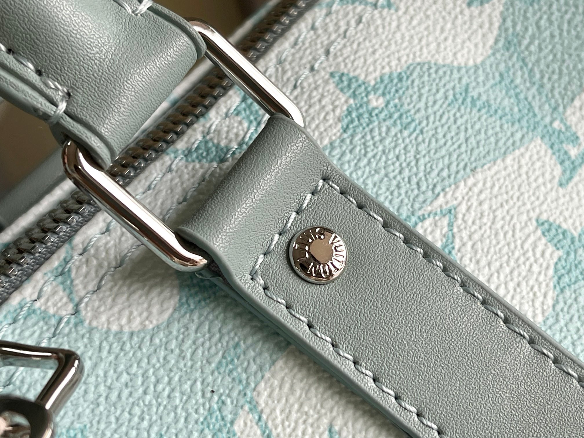 Louis Vuitton Keepall Bandoulière 50 M22570