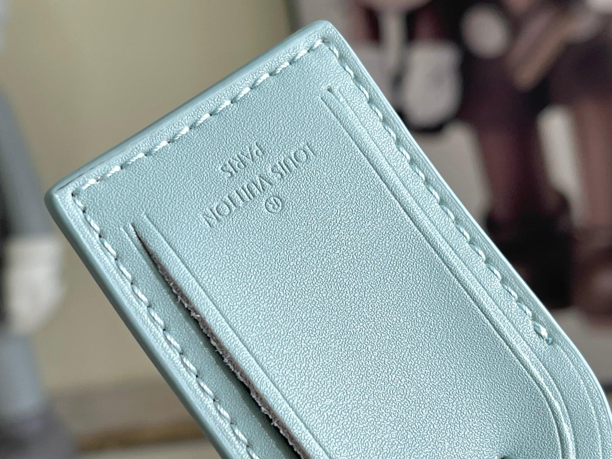 Louis Vuitton Keepall Bandoulière 50 M22570