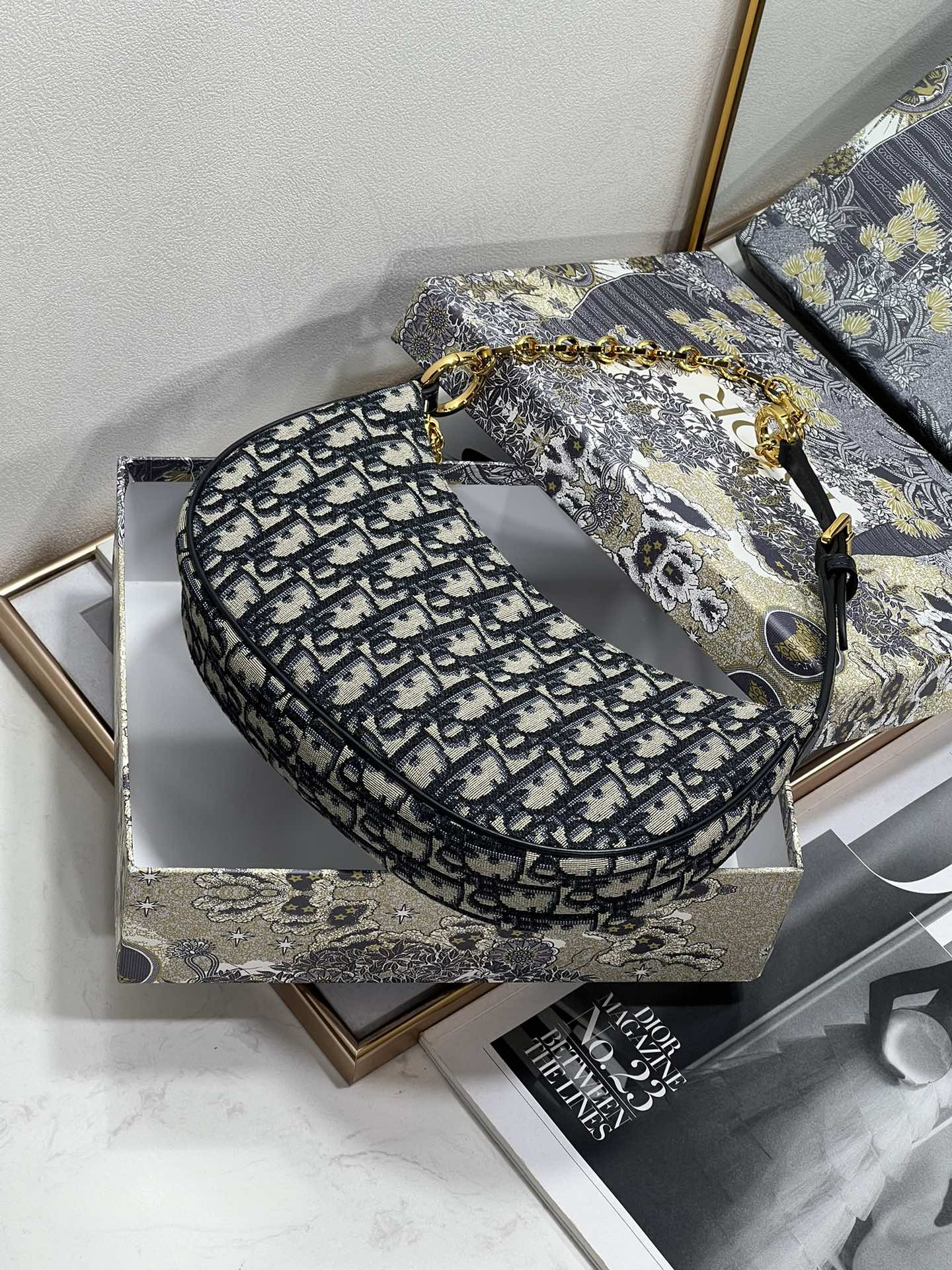 Dior CD Lounge bag blue dior oblique jacquard 26 x 15x 5.5 cm