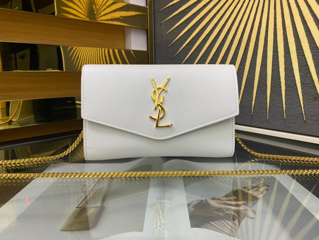 YSL UPTOWN CHAIN WALLET IN GRAIN DE POUDRE EMBOSSED LEATHER BLANC VINTAGE 7.5 X 4.7 X 1.2 INCHES