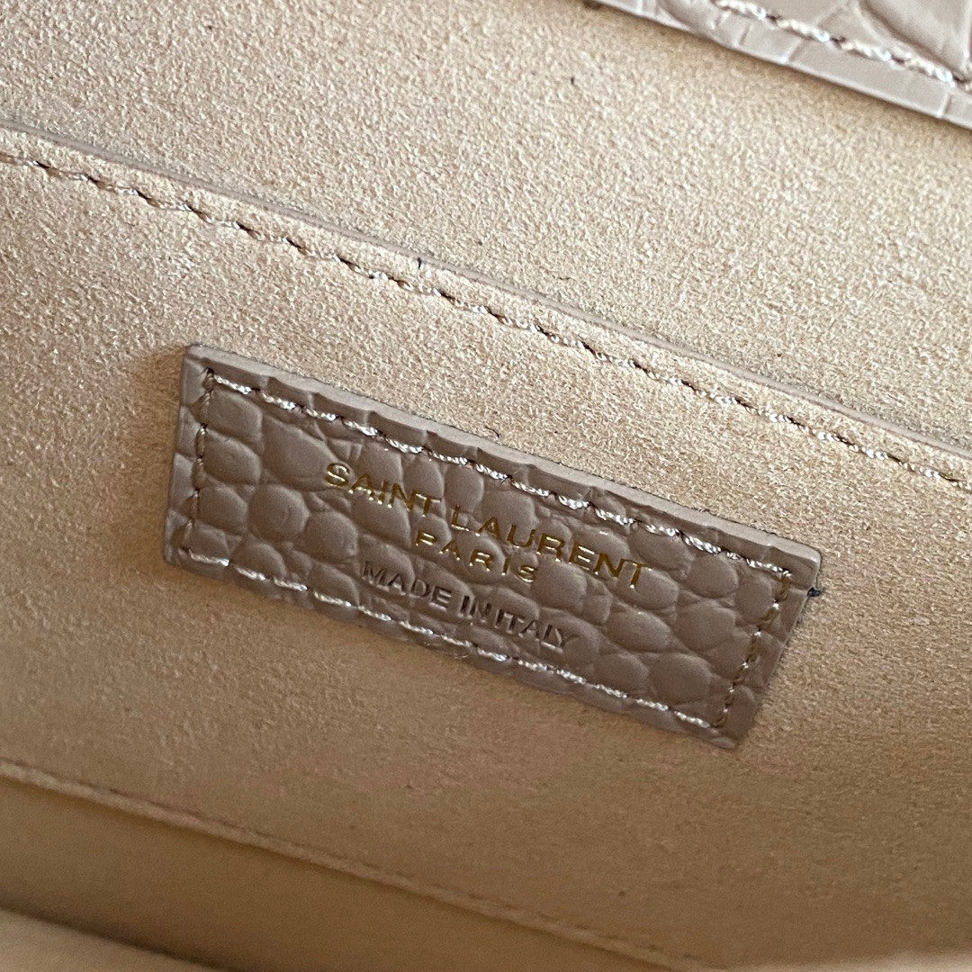 YSL SUNSET MEDIUM IN CROCODILE-EMBOSSED LEATHER DARK BEIGE 8 X 6.2 X 2.5 INCHES