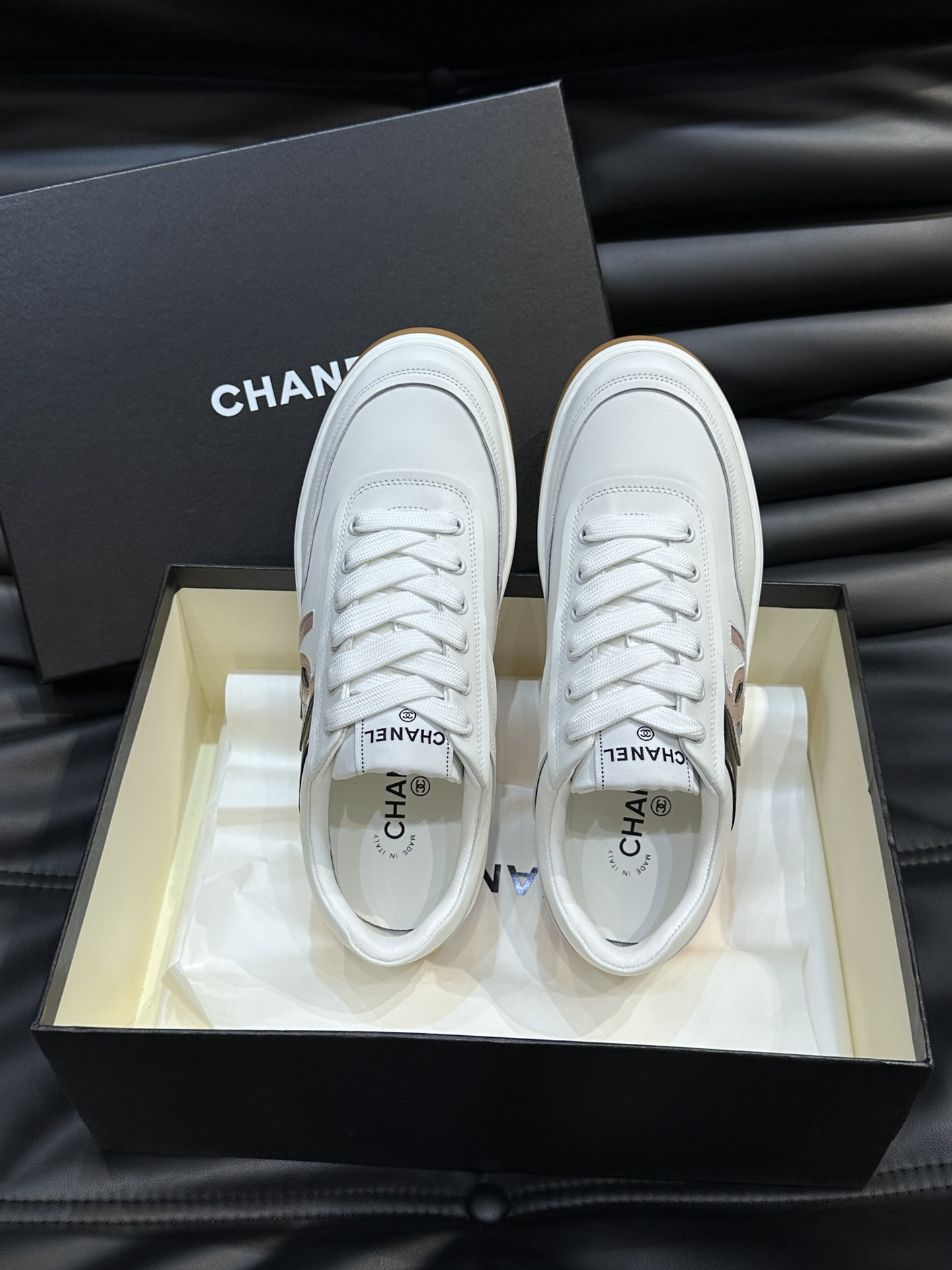 UA CHANEL SNEAKER Calfskin
