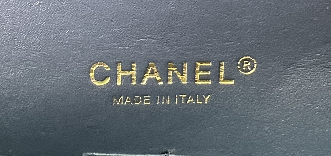 CHANEL CLASSIC 11.12 HANDBAG Tweed & Gold-Tone Metal   6 × 9.9 × 2.5 in