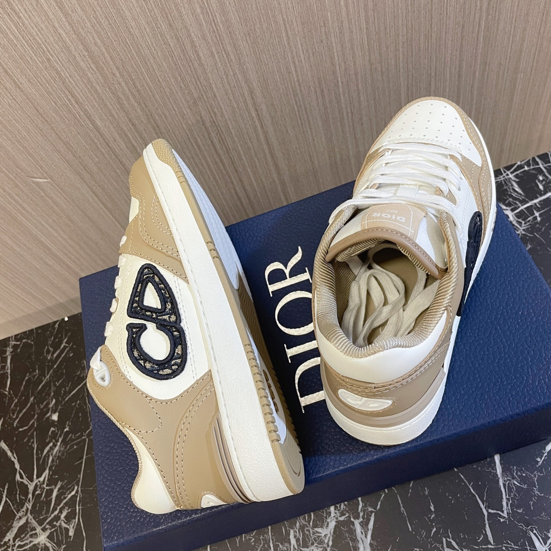 UA DIOR B57 Low-Top Sneaker Beige and White