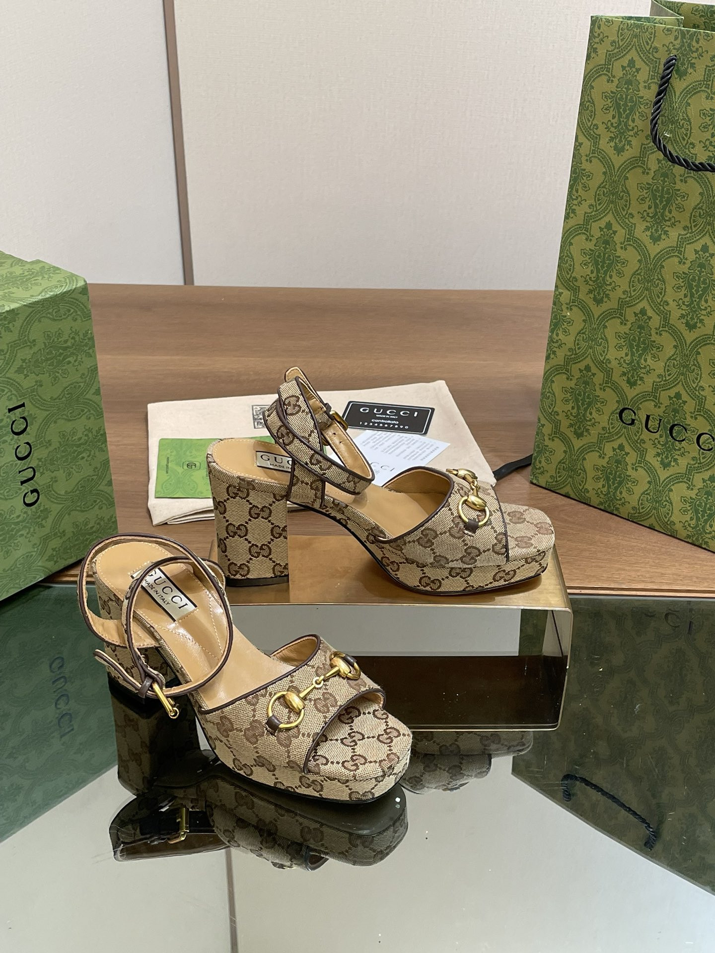 UA GUCCI HORSEBIT PLATFORM SANDAL