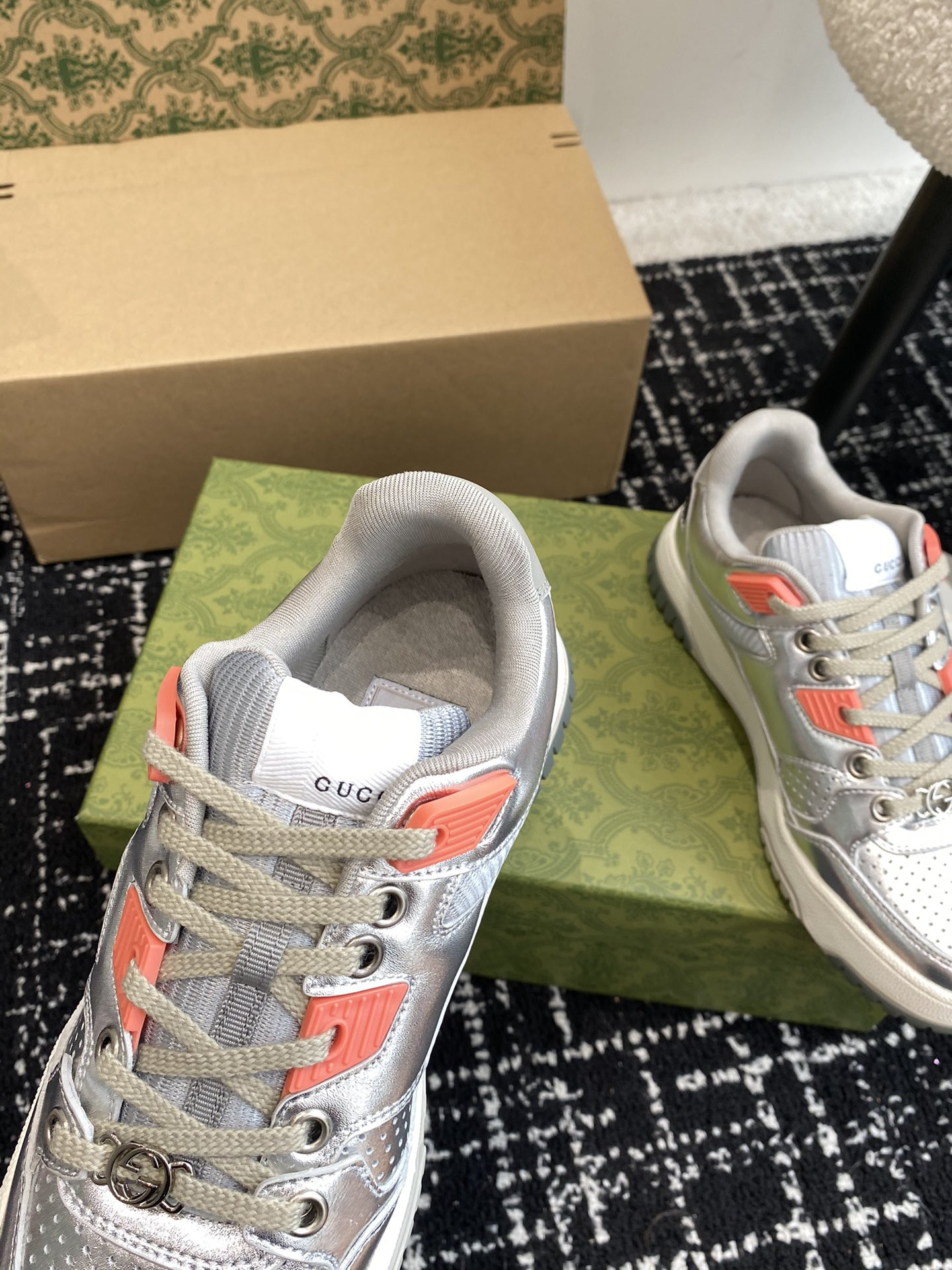 UA GUCCI Low-Top SNEAKER