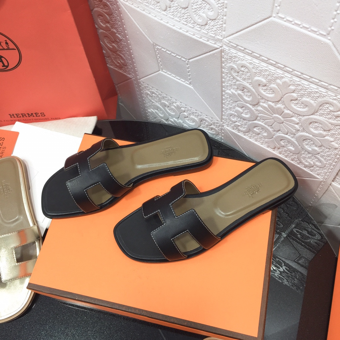 UA Hermès Oran sandal
