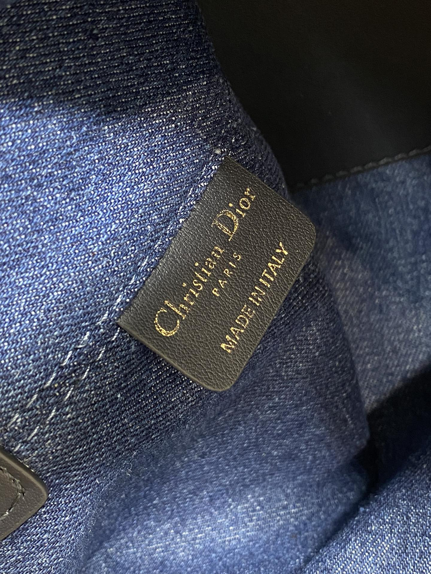 Medium Dior Toujours Bag Blue Denim Dior Oblique Jacquard 28.5 x 21.5 x 17 cm