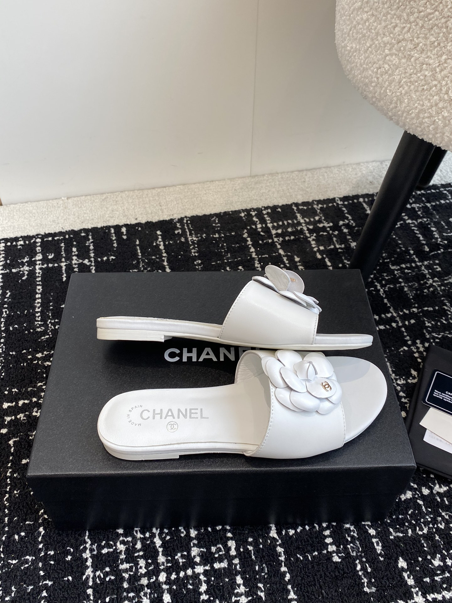 UA CHANEL MULES
