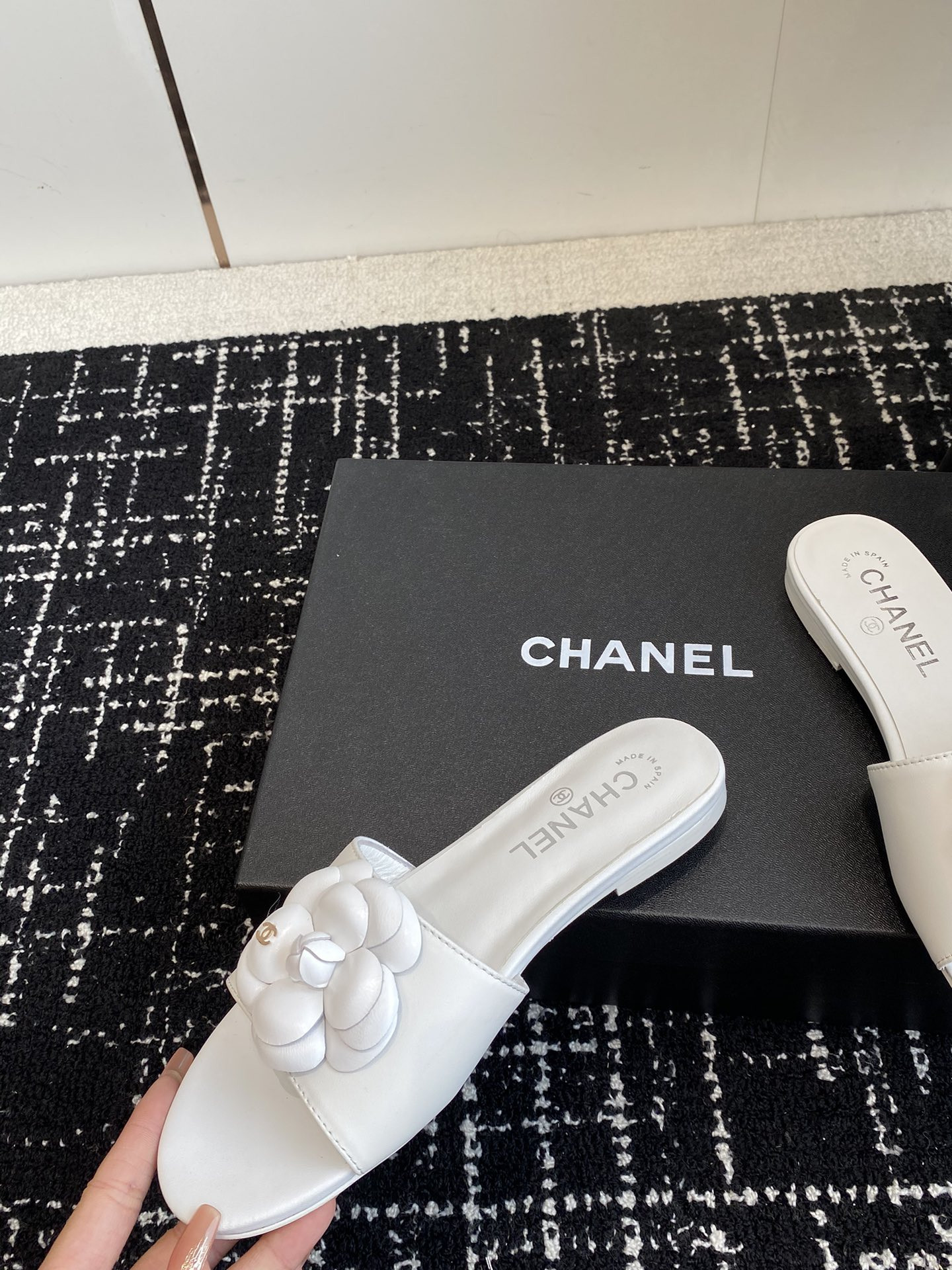 UA CHANEL MULES