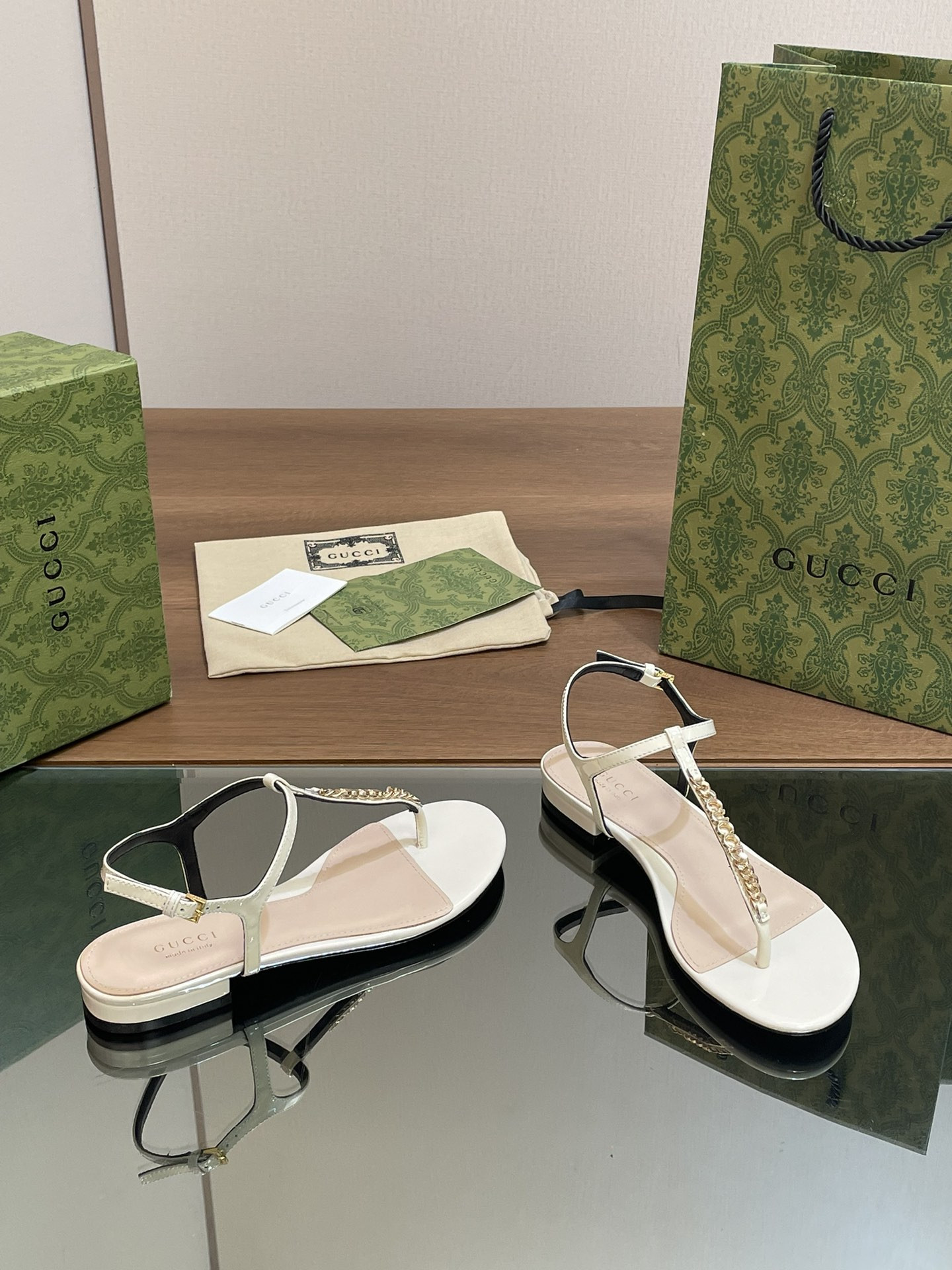 UA GUCCI SIGNORIA THONG SANDAL