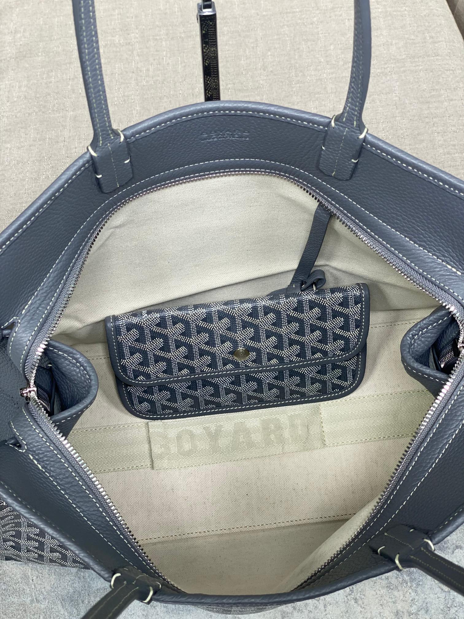 Goyard Chic du Chien 41x30x16.5cm