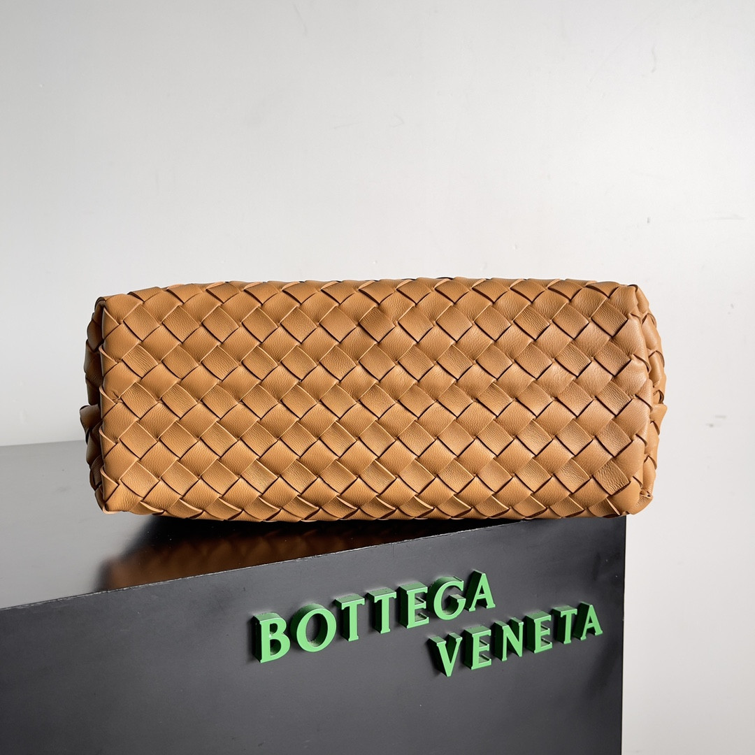 Bottega Veneta Medium Andiamo 32x25x11CM