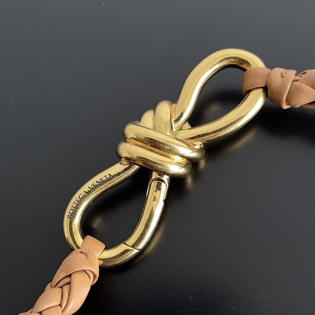 Bottega Veneta Small Andiamo 25x22x10.5cm