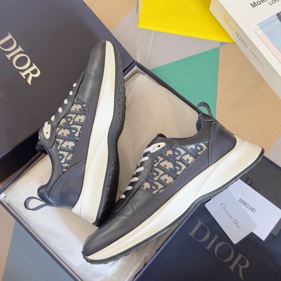 UA Dior B25 Runner Sneaker