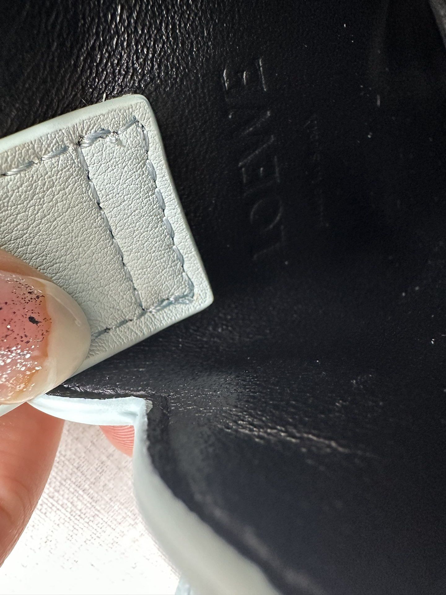 LOEWE Elephant Pocket in classic calfskin 18x8x4cm