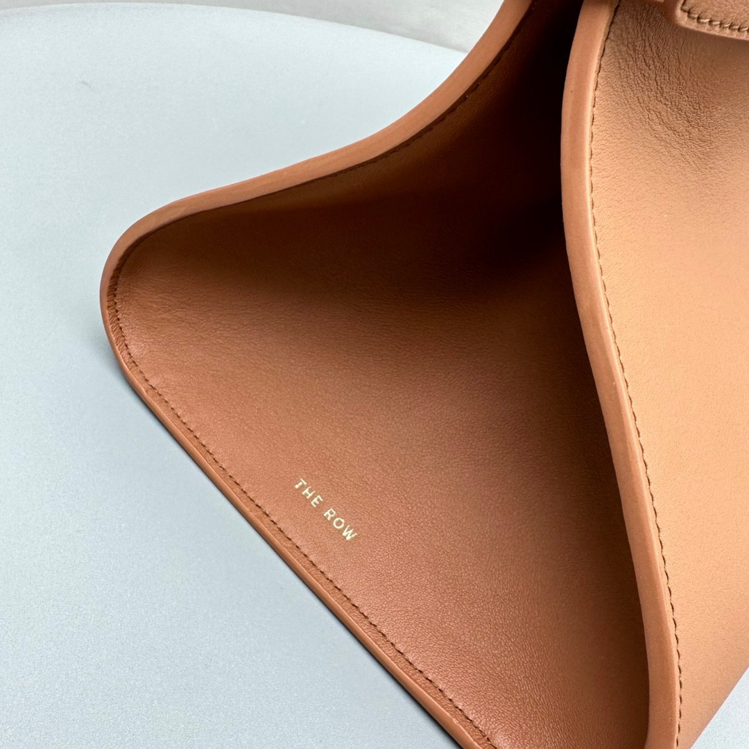 THE ROW Margaux belt 15 38.5x16x30cm