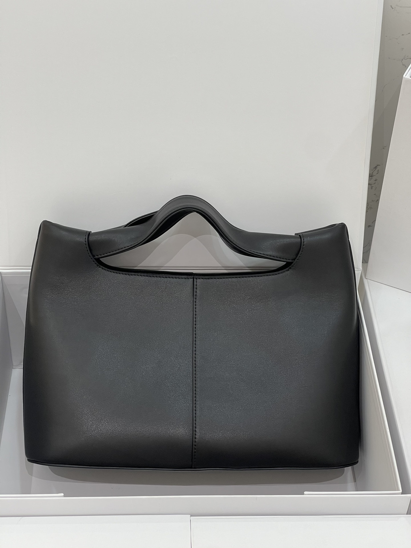 The Row Camdem  32x23x14cm