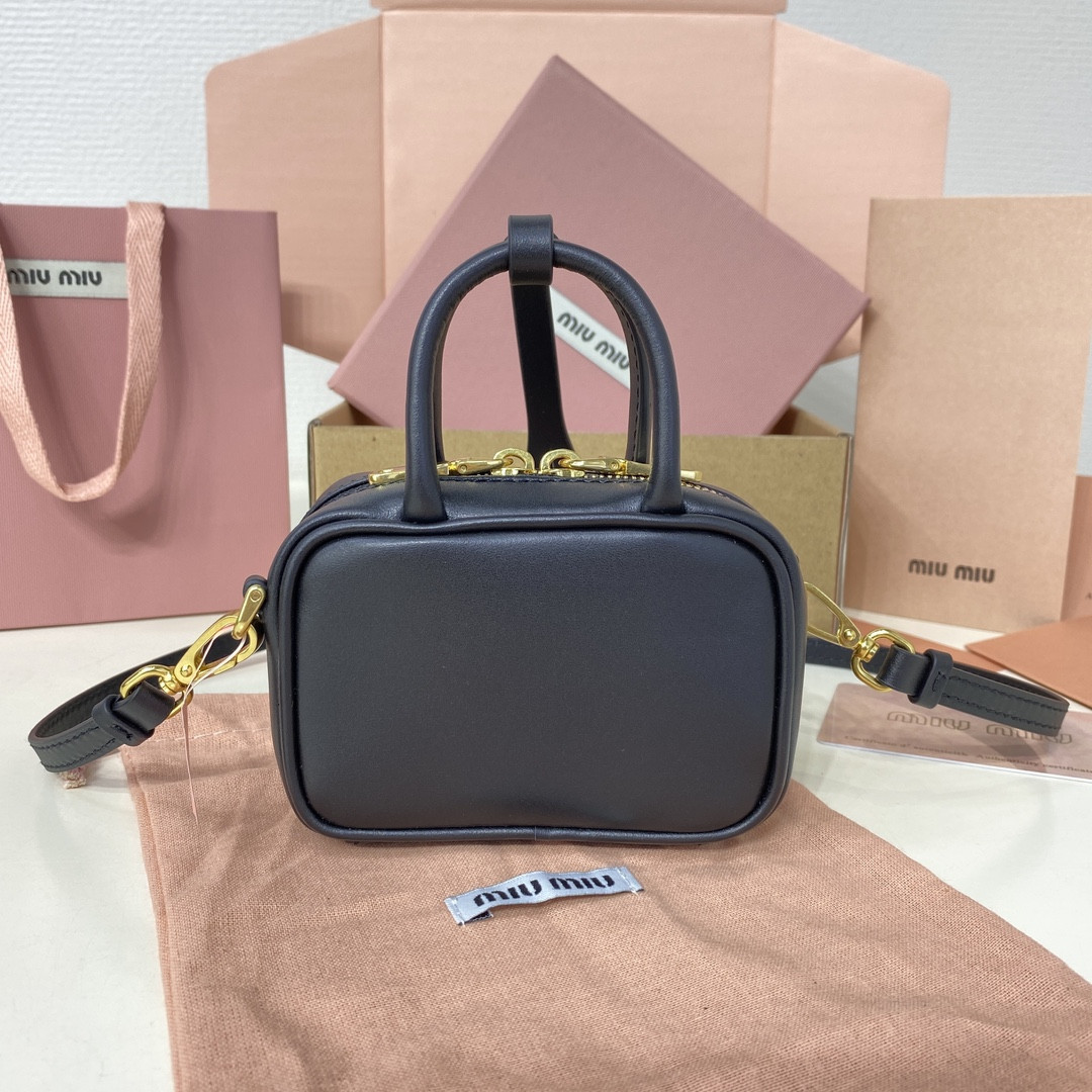 Miu Miu Leather micro bag 7x11x4cm
