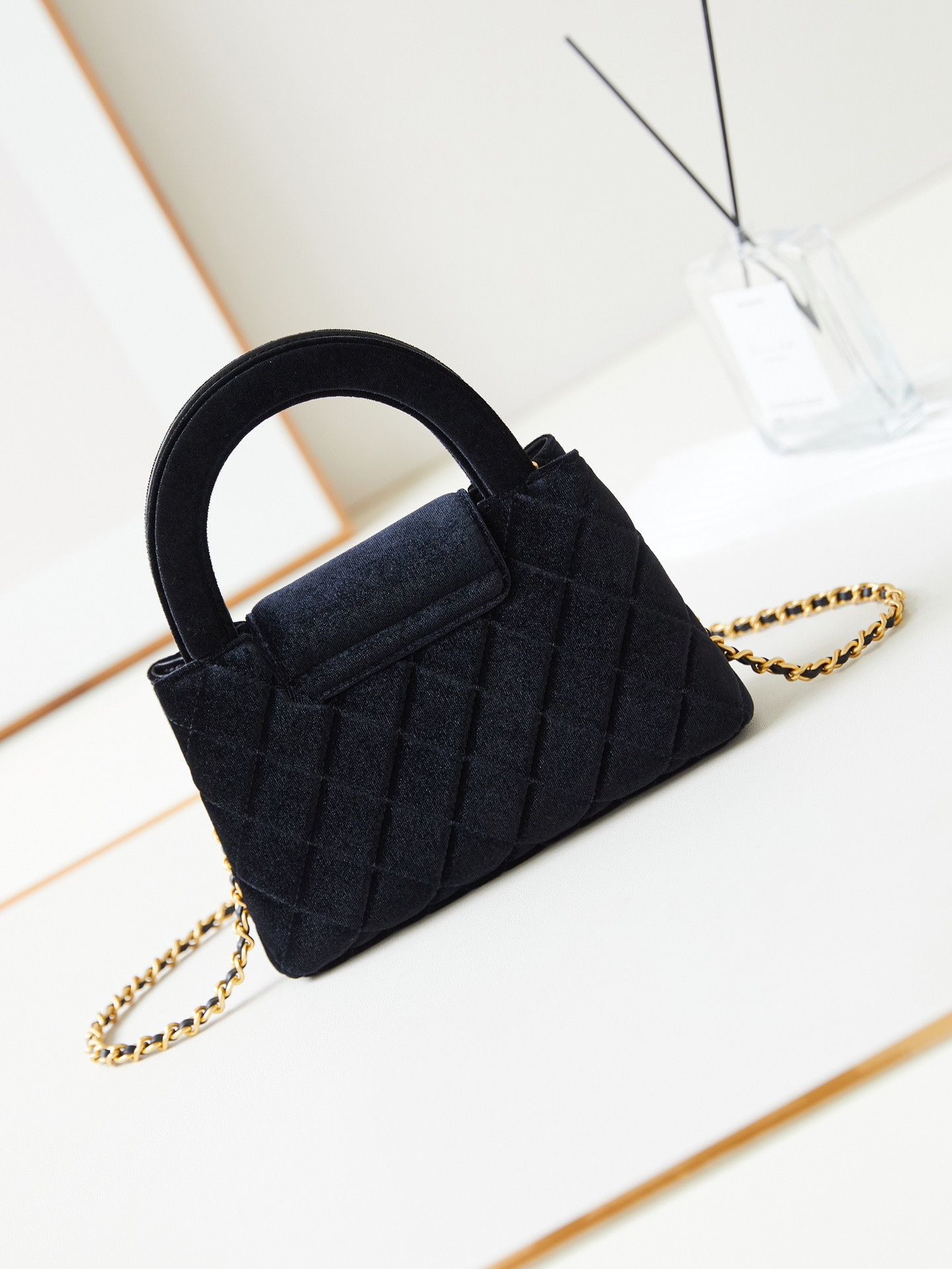 Chanel 24A Kelly 19x13x7cm