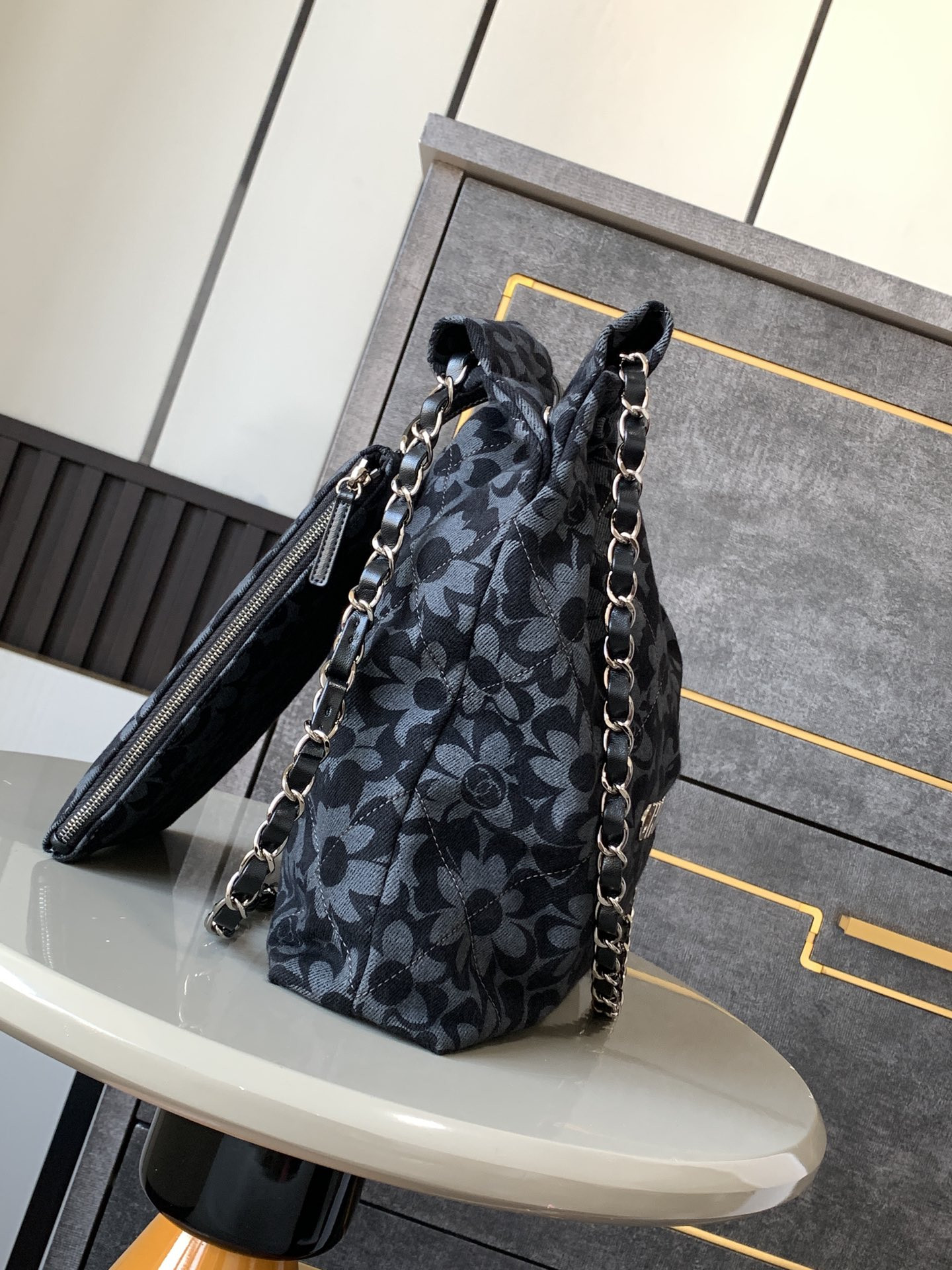 CHANEL 22 HANDBAG 35×37×7cm