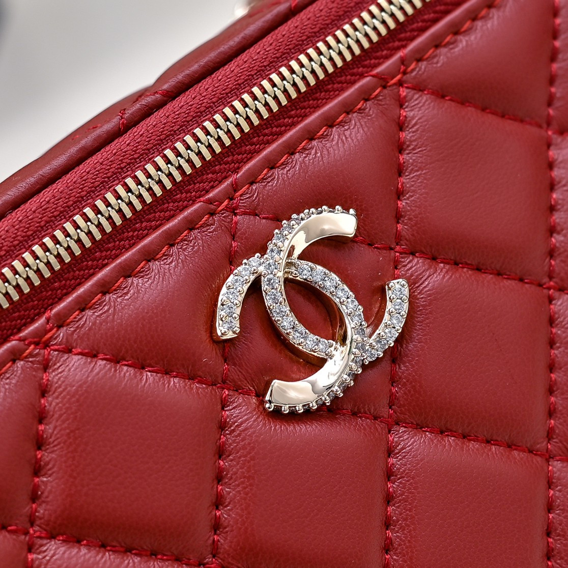 Chanel Clutch With Chain 17cm