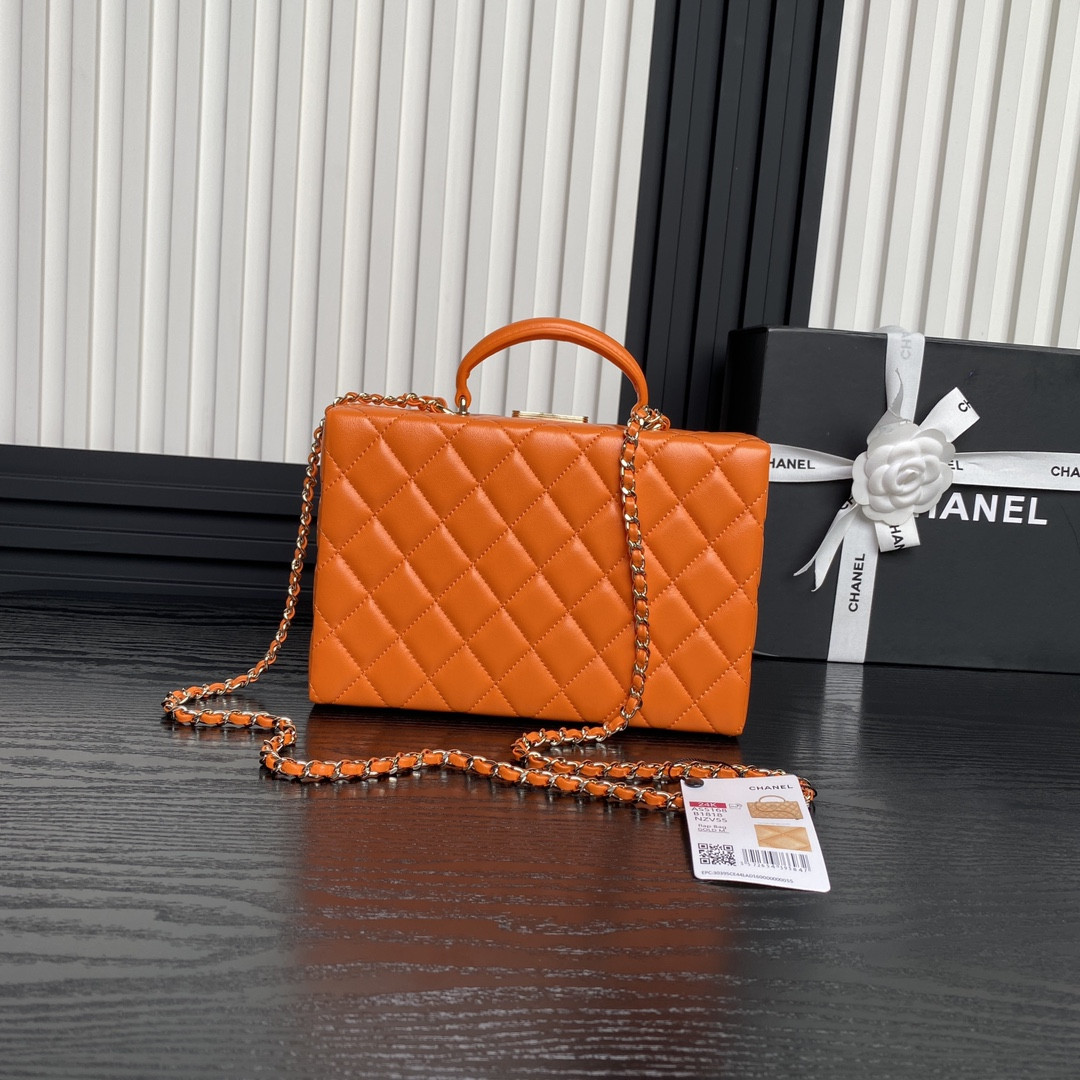 Chanel Box bag 15x22x7.5cm