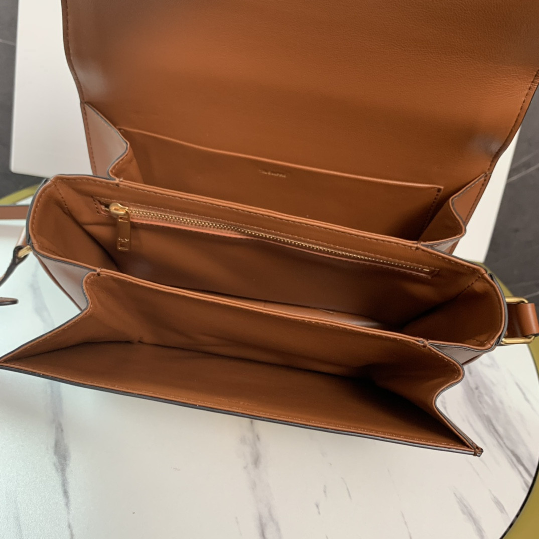 Celine Triomphe 22x16x6cm